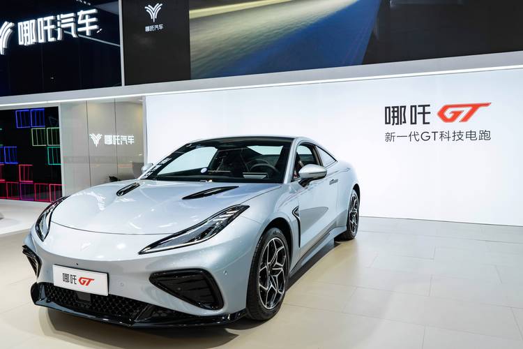 佛山顺德区新天富企业管理咨询哪吒汽车在智能汽车领域的表现，领途汽车在新能源汽车市场中的影响力